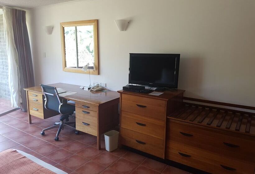 庭の見えるプレミアムルーム, Holiday Inn Port Moresby By Ihg