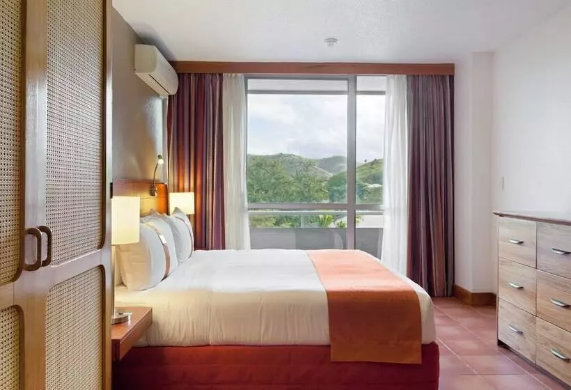 اتاق پریمیوم با چشم‌انداز باغ, Holiday Inn Port Moresby By Ihg