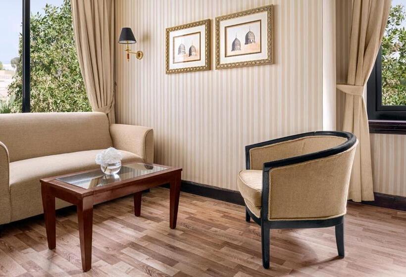 סוויטת ג'וניור מיטת קינג, Intercontinental Riyadh, An Ihg