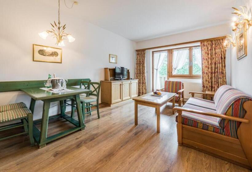 Номер Стандарт, Lisi Family