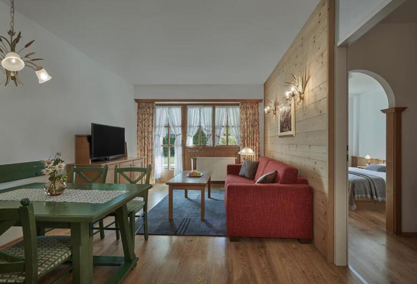 Family Suite, Lisi Family