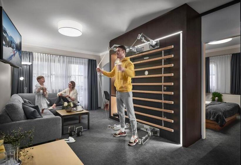 Люкс, Lisi Family