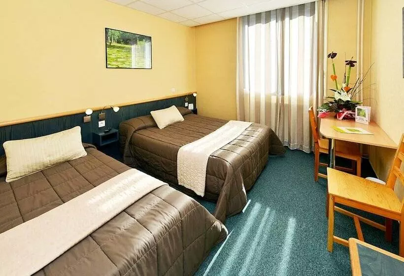 اتاق استاندارد سه نفره, Logis Hôtel Du Midi   Rodez Centre Ville