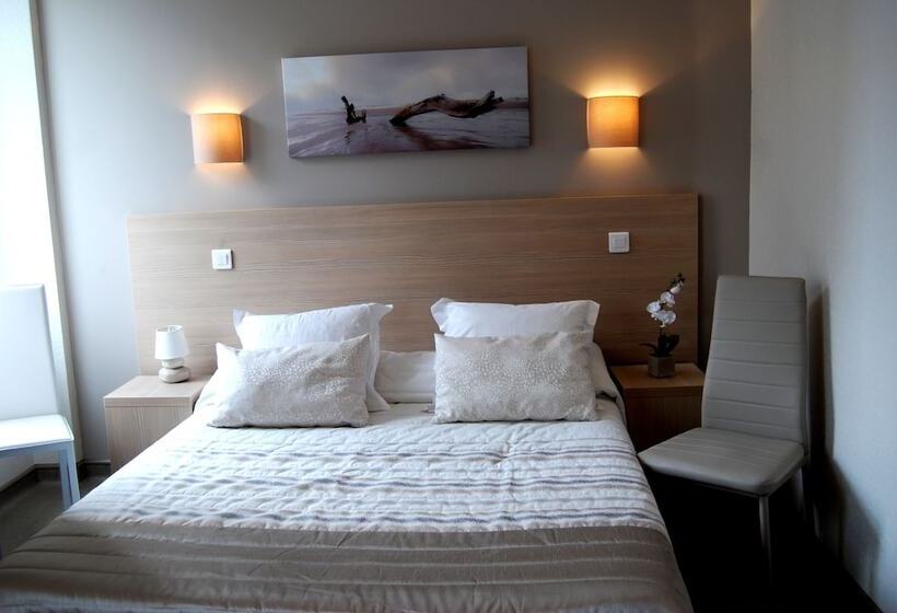 Номер Стандарт, Logis Hôtel Du Midi   Rodez Centre Ville