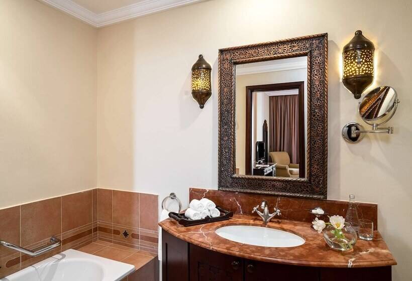 سوئیت مدیریتی 2 خوابه, Mercure Grand Hotel Seef   All Suites