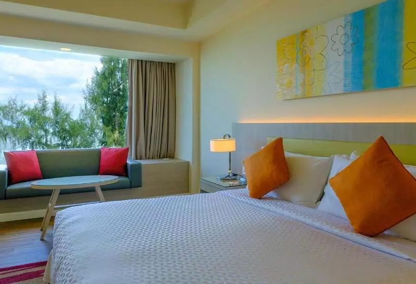 キングサイズベッドのスーペリアルーム, Mercure Penang Beach