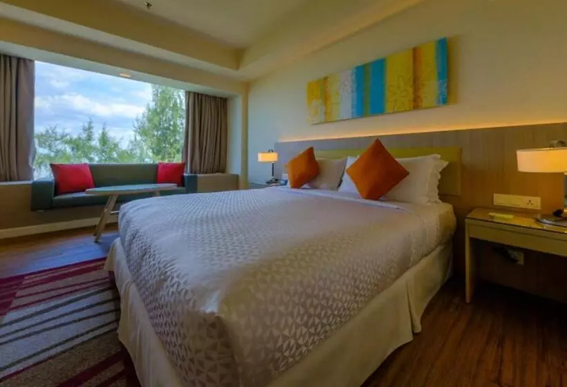 キングサイズベッドのスーペリアルーム, Mercure Penang Beach