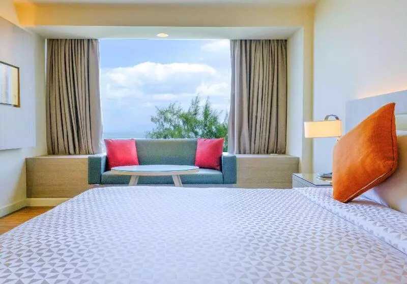 キングサイズベッドのスーペリアルーム, Mercure Penang Beach