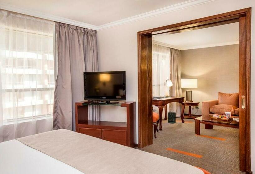 جناح إدارى, Plaza El Bosque Ebro