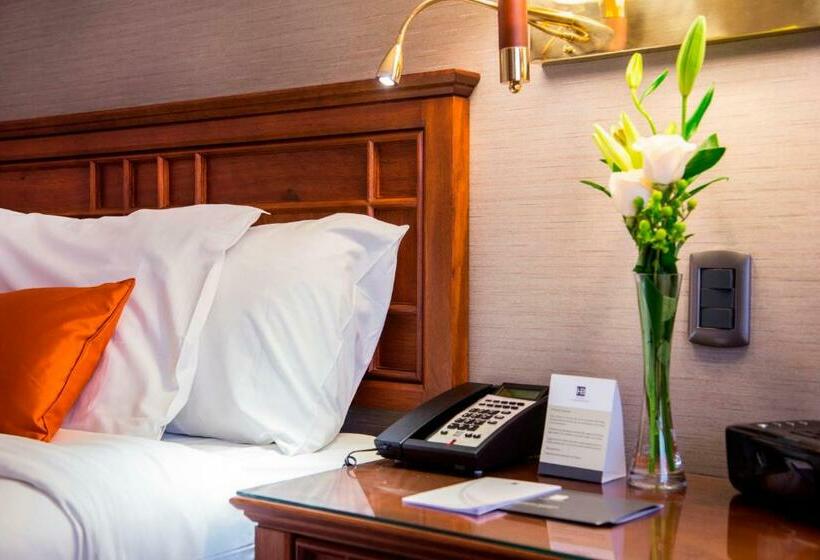 جناح إدارى, Plaza El Bosque Ebro