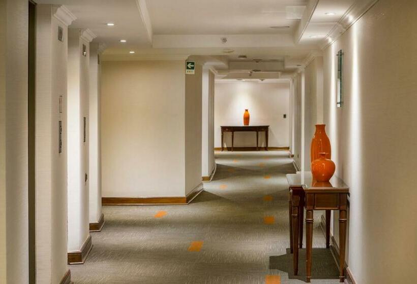 جناح إدارى, Plaza El Bosque Ebro