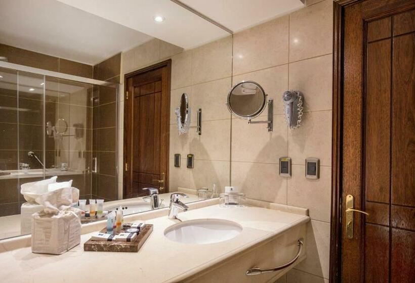 جناح إدارى, Plaza El Bosque Ebro