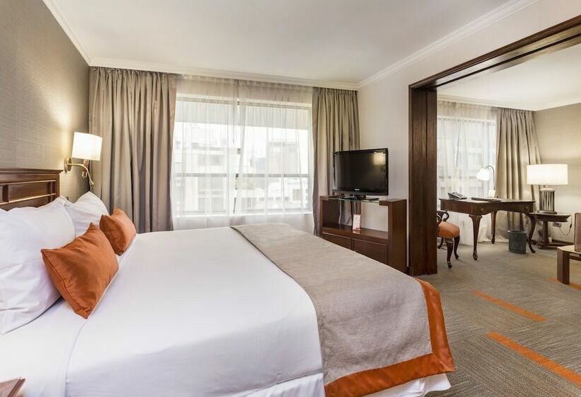 جناح إدارى, Plaza El Bosque Ebro