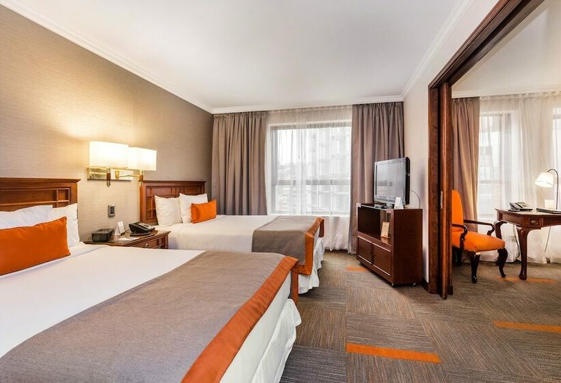 جناح إدارى, Plaza El Bosque Ebro