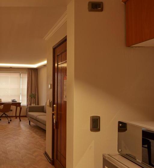 جناح إدارى, Plaza El Bosque Ebro