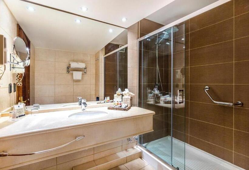 جناح إدارى, Plaza El Bosque Ebro