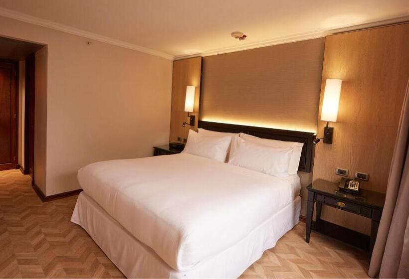 جناح إدارى, Plaza El Bosque Ebro