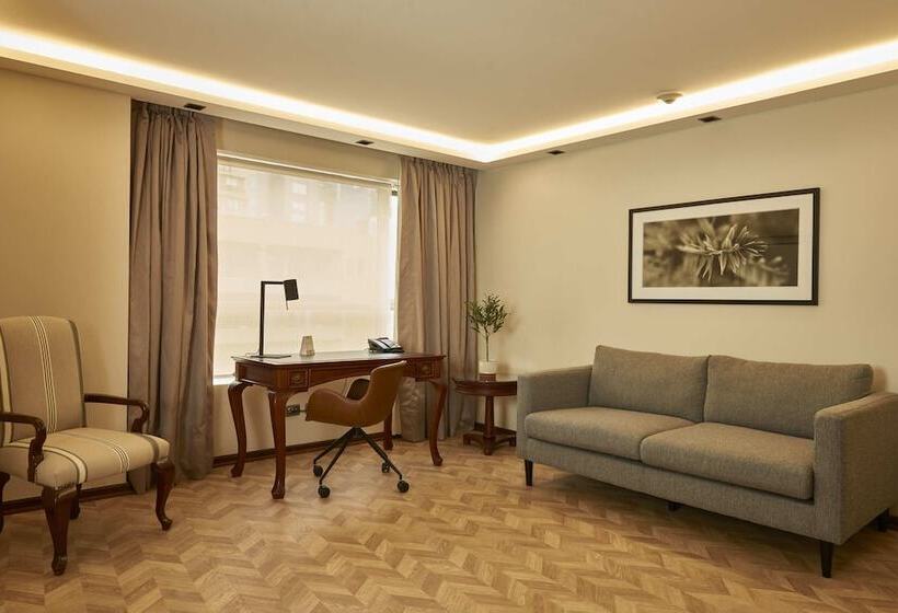 جناح إدارى, Plaza El Bosque Ebro