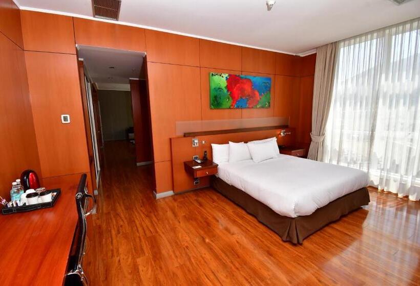 סוויטה נשיאותית, Radisson Ciudad Empresarial Santiago