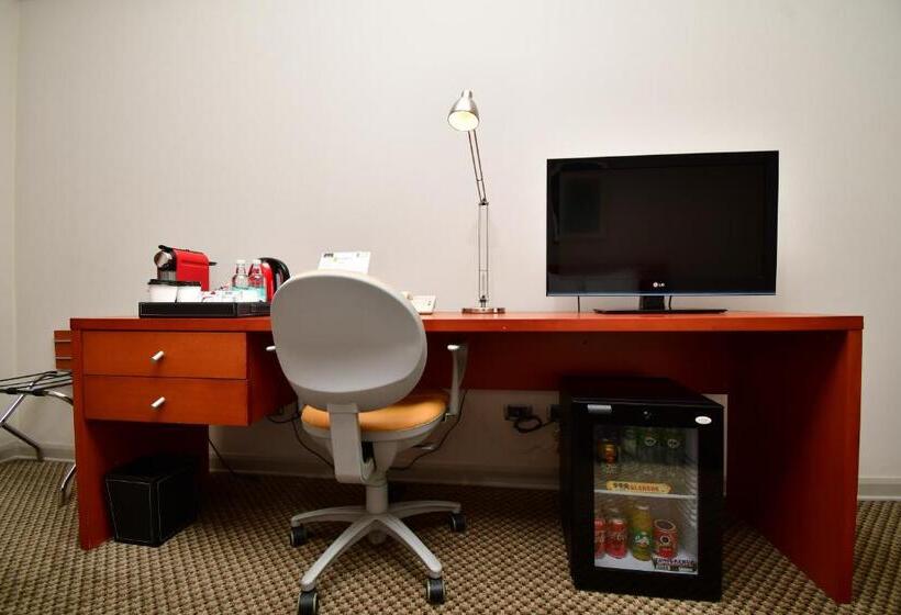 חדר פרמיום, Radisson Ciudad Empresarial Santiago