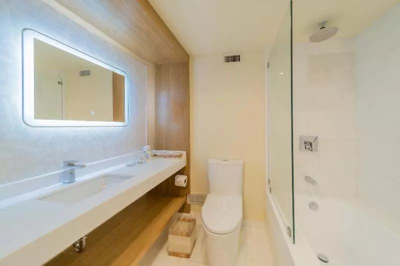 اتاق اجرایی با تخت بزرگ, Real Intercontinental San Salvador, An Ihg