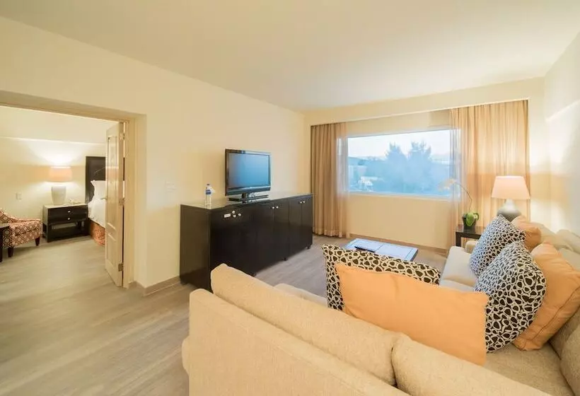 سوییت جونیور, Real Intercontinental San Salvador, An Ihg