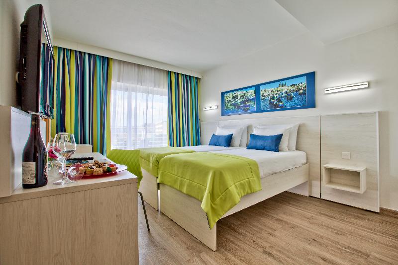 اتاق استاندارد, Santana