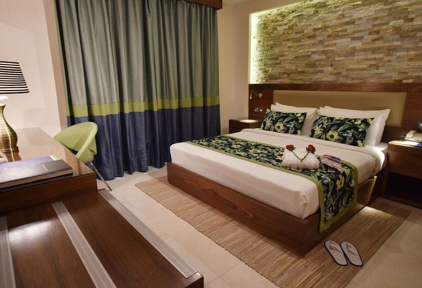 اتاق سوپریور با چشم‌انداز استخر, The Palms Beach Hotel And Spa
