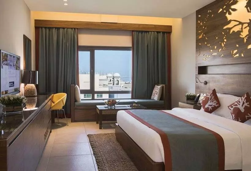 اتاق سوپریور با چشم‌انداز استخر, The Palms Beach Hotel And Spa