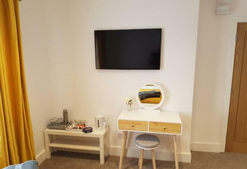 Номер Deluxe, Rosie Flanagan's