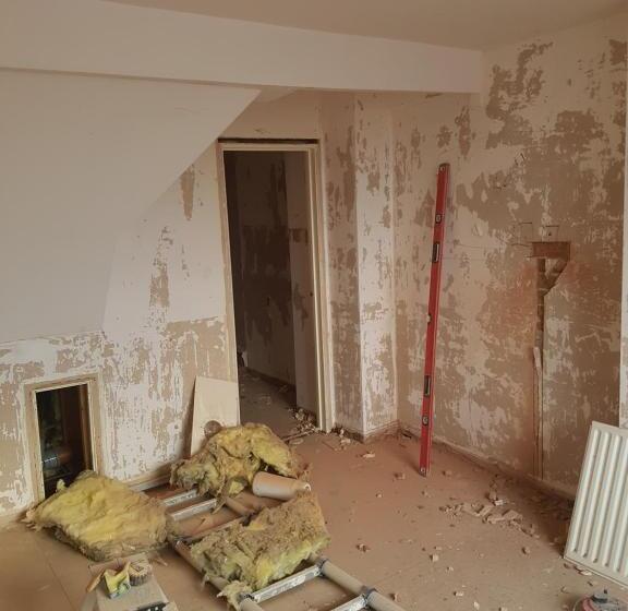 Номер Deluxe, Rosie Flanagan's