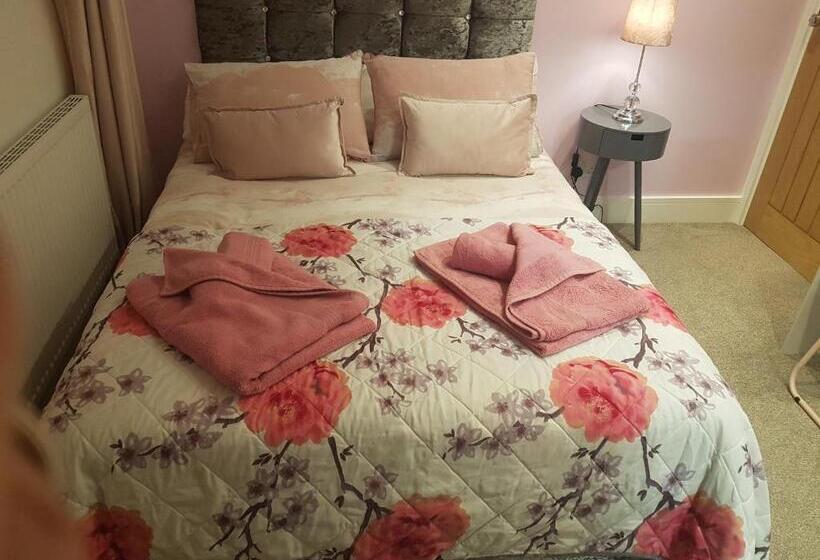 Номер Стандарт, Rosie Flanagan's