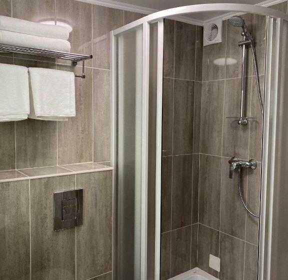 اتاق استاندارد با چشمانداز باغ, Coffee Room