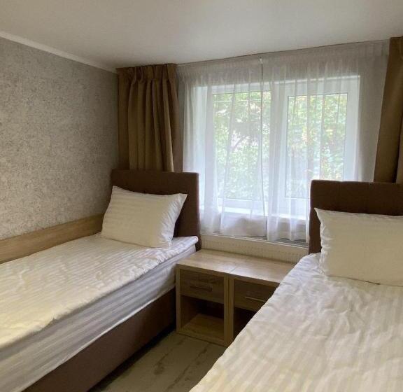 اتاق استاندارد با چشمانداز باغ, Coffee Room