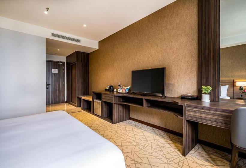 اتاق سوپریور با چشمانداز شهر, The Cap