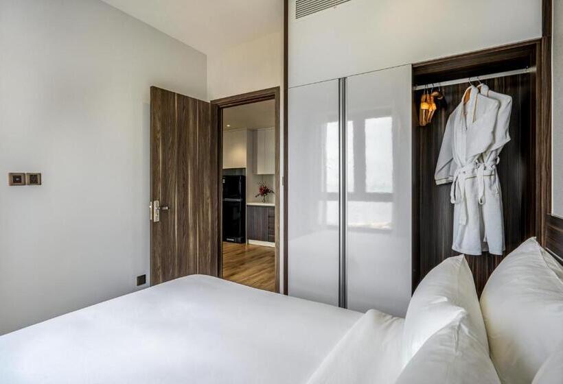 آپارتمان 2 خوابه, The Cap