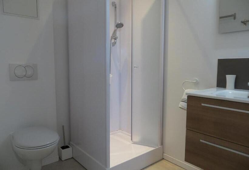 إستديو عائلى, Les Studios Hôtel De Sommières