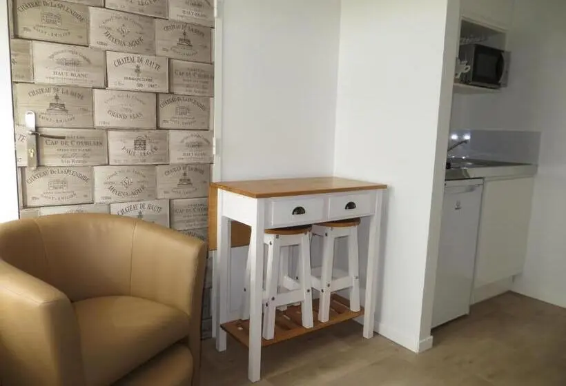 スタンダードスタジオ, Les Studios Hôtel De Sommières