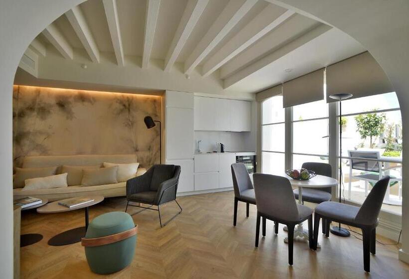 Quarto Ático, Plaza Mina Suites   Adults Recommended By Luxury Suites Cadiz