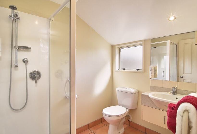 استودیوی لوکس, Apollo Motel