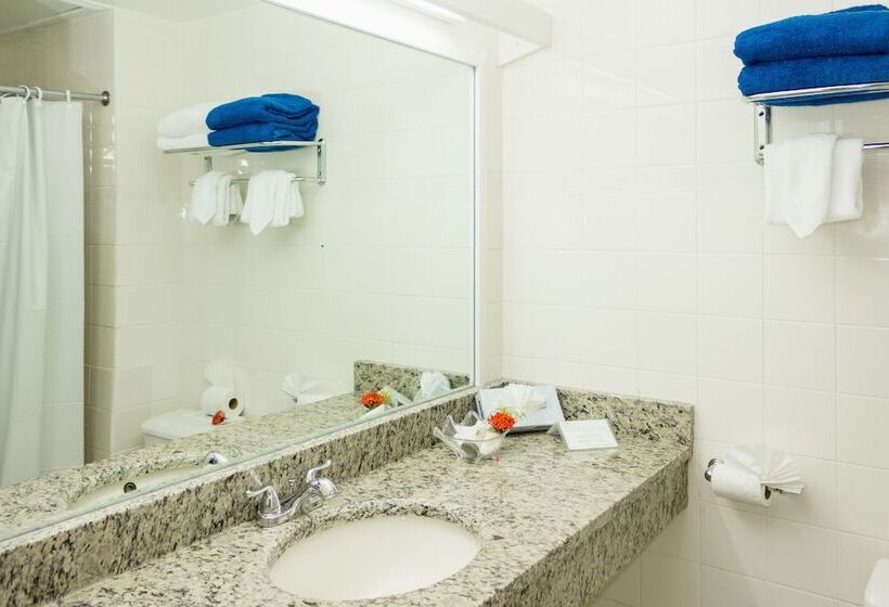 اتاق سوپریور با تخت بزرگ, Bay Gardens