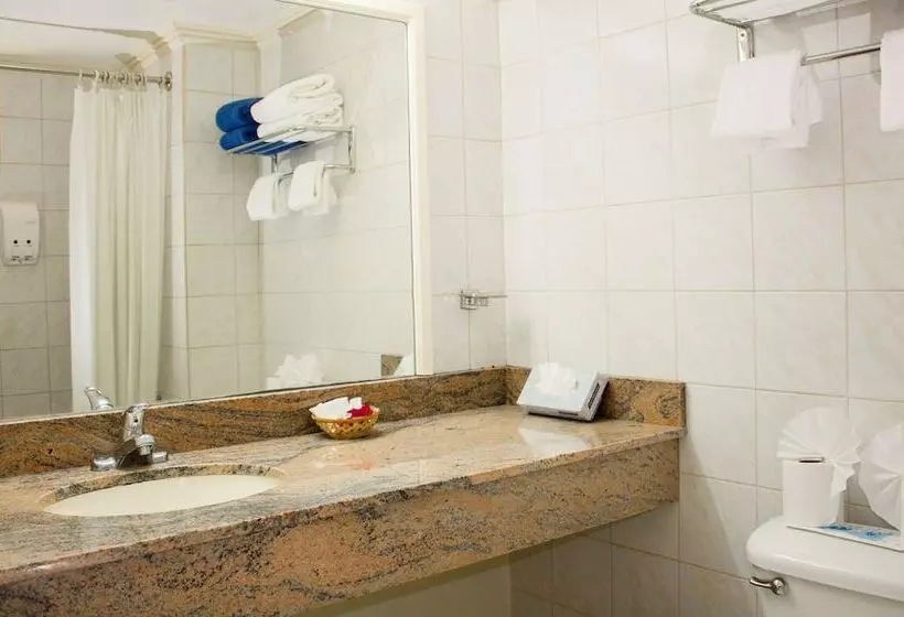اتاق سوپریور با تخت بزرگ, Bay Gardens