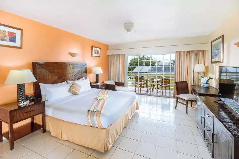 اتاق سوپریور با تخت بزرگ, Bay Gardens