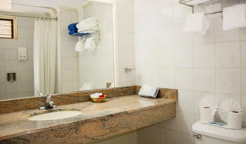 اتاق سوپریور با تخت بزرگ, Bay Gardens