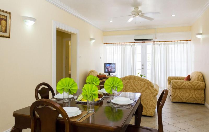 سوئیت 2 خوابه, Bay Gardens