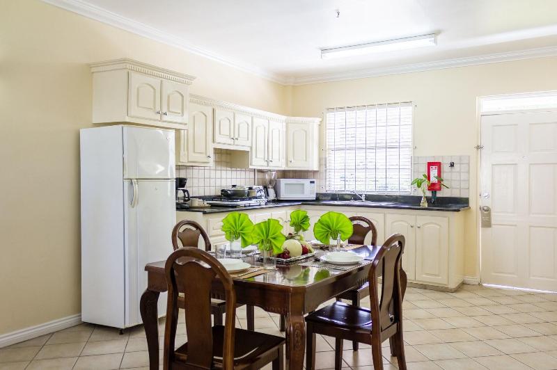 سوئیت 2 خوابه, Bay Gardens