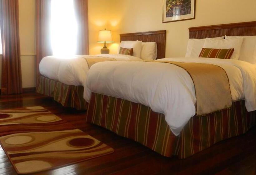 اتاق اجرایی, Cara Lodge