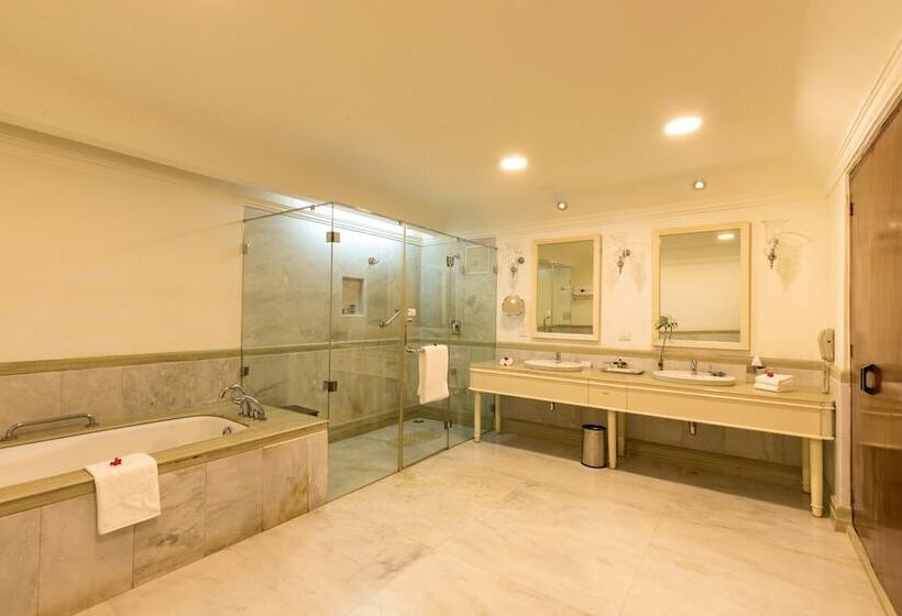 이그제큐티브 스위트, Gateway Coonoor