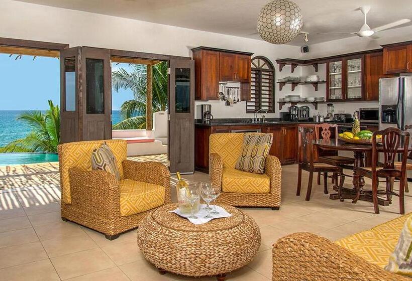 ویلای 4 خوابه, Jakes