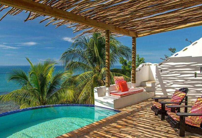 ویلای 4 خوابه, Jakes